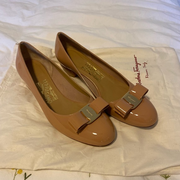 Ferragamo Vara Patent Pump - Picture 7 of 10